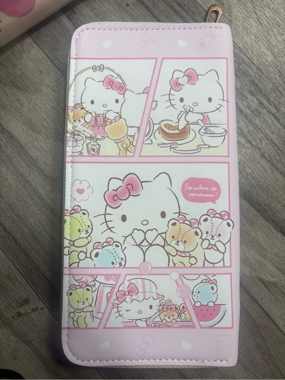 Sanrio Hello Kitty Pastel Pink Comic Zip Wallet